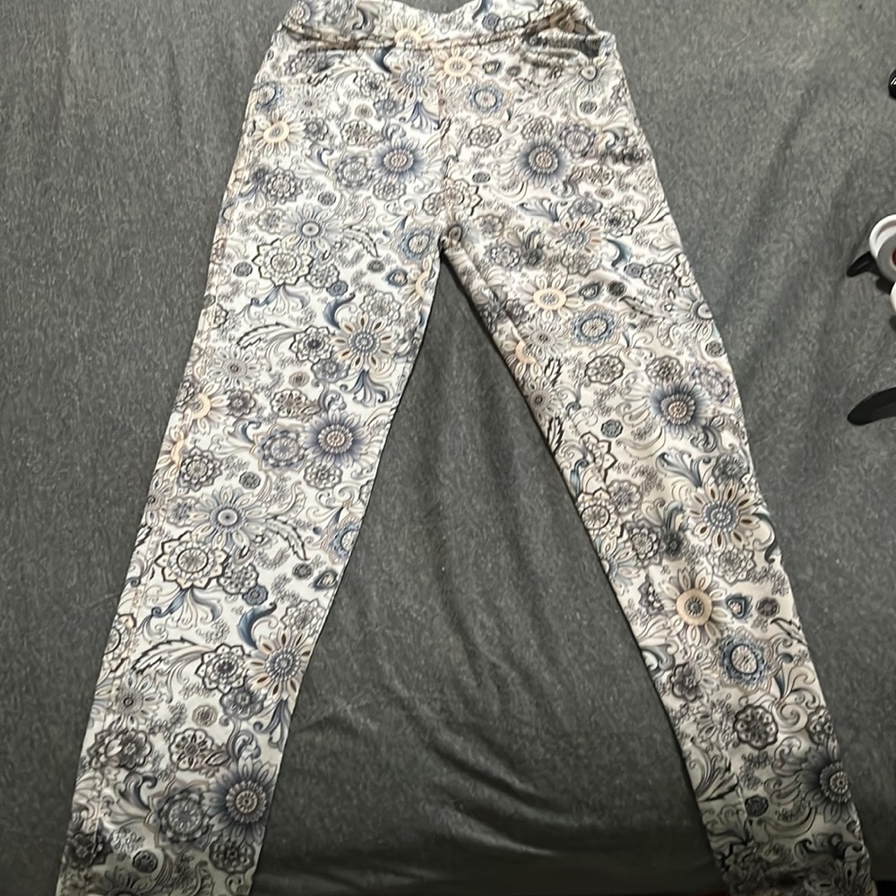 Thrifted floral leggings size s/m